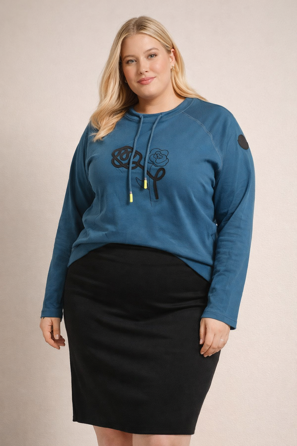 URBAN BLOOM CREWNECK