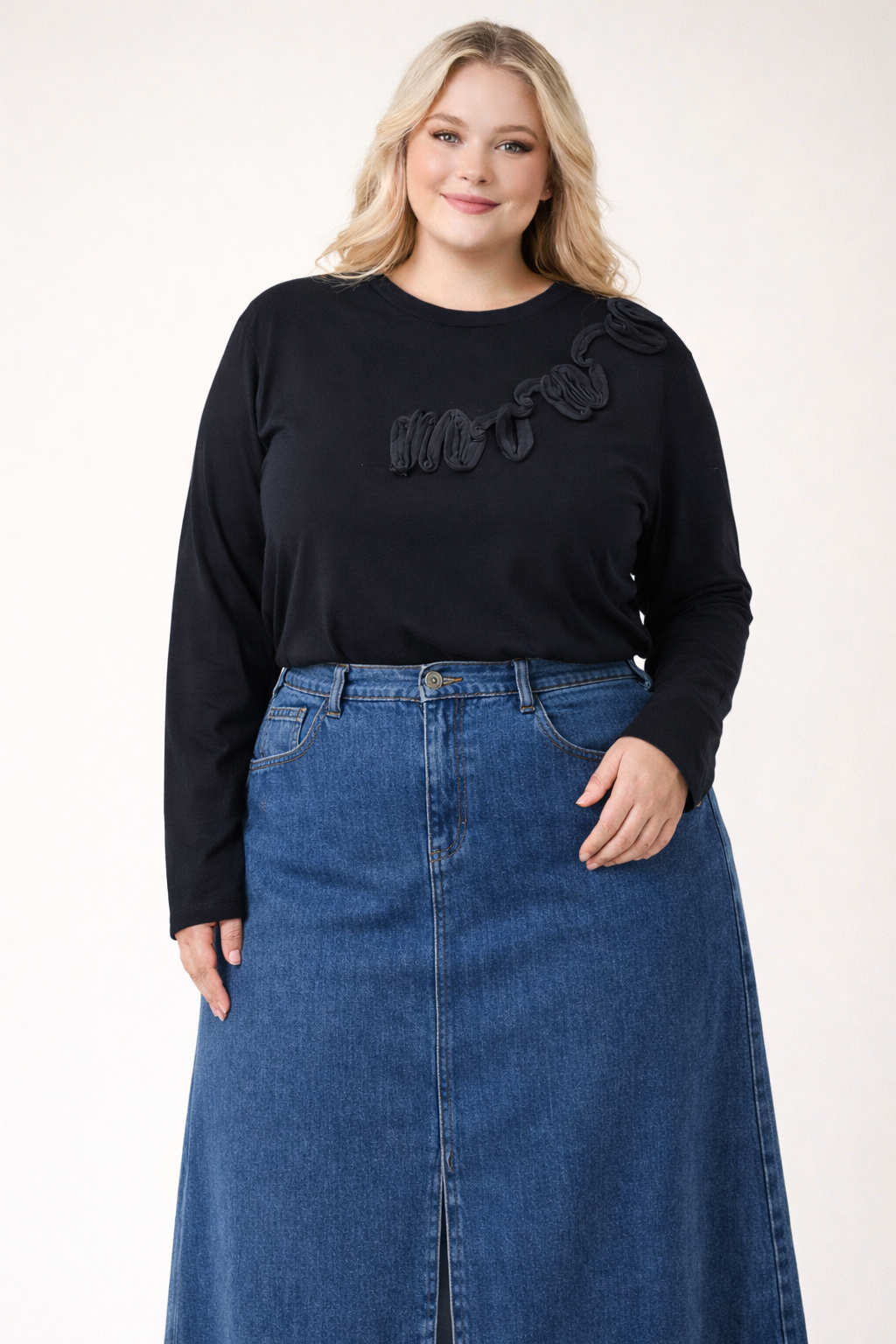 APPLIQUE SIGNATURE TEE